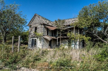 abandoned-farm-house-near-eddy-texas-1_thumb