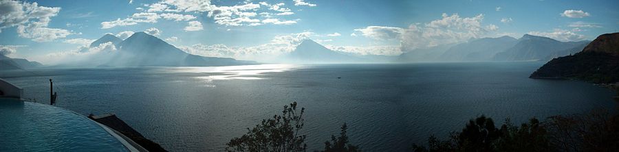900px-Atitlan_Lake.jpg