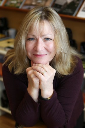 anna author picture .jpg