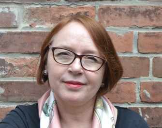 Shari Lapena_credit_Tristan Ostler