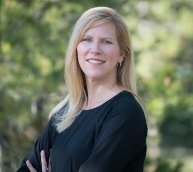 Tracey Carisch square headshot 1200px.jpg